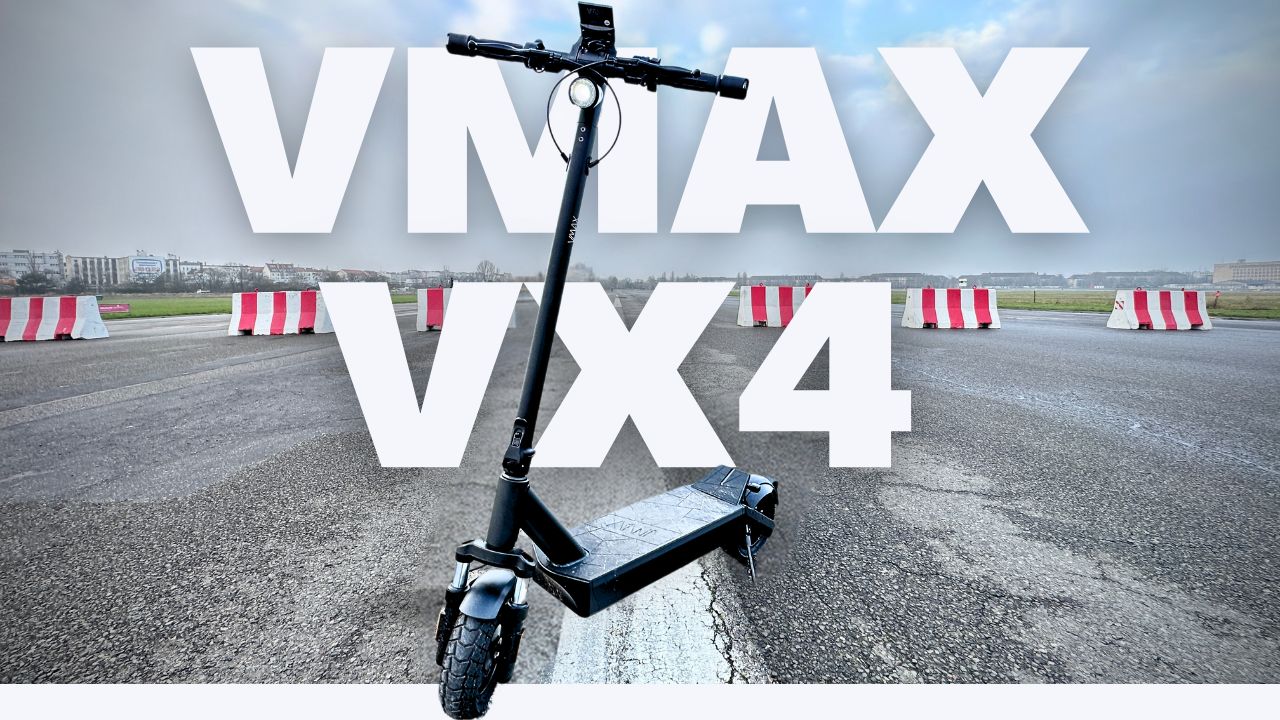 Familienabenteuer mit dem VMAX VX4 GT: Immer dabei auf unseren Reisen, ob in der Stadt oder in der Natur. Entdecke mehr auf unserem YouTube-Kanal "ScooterHelden" mit Bailey und Maffin. Nutze den Gutscheincode SH15 für 15 € Rabatt im VMAX Shop!